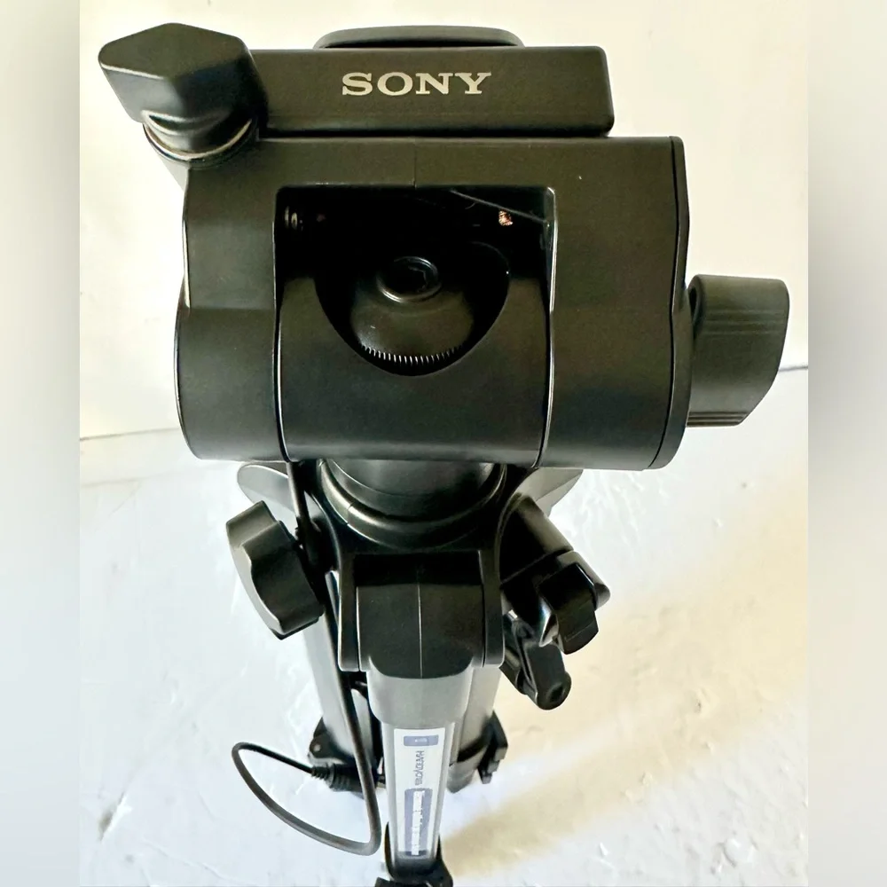 Sony VCT-60AV Video Wired Remote Control Camera Handycam Tripod w/Carrying Case